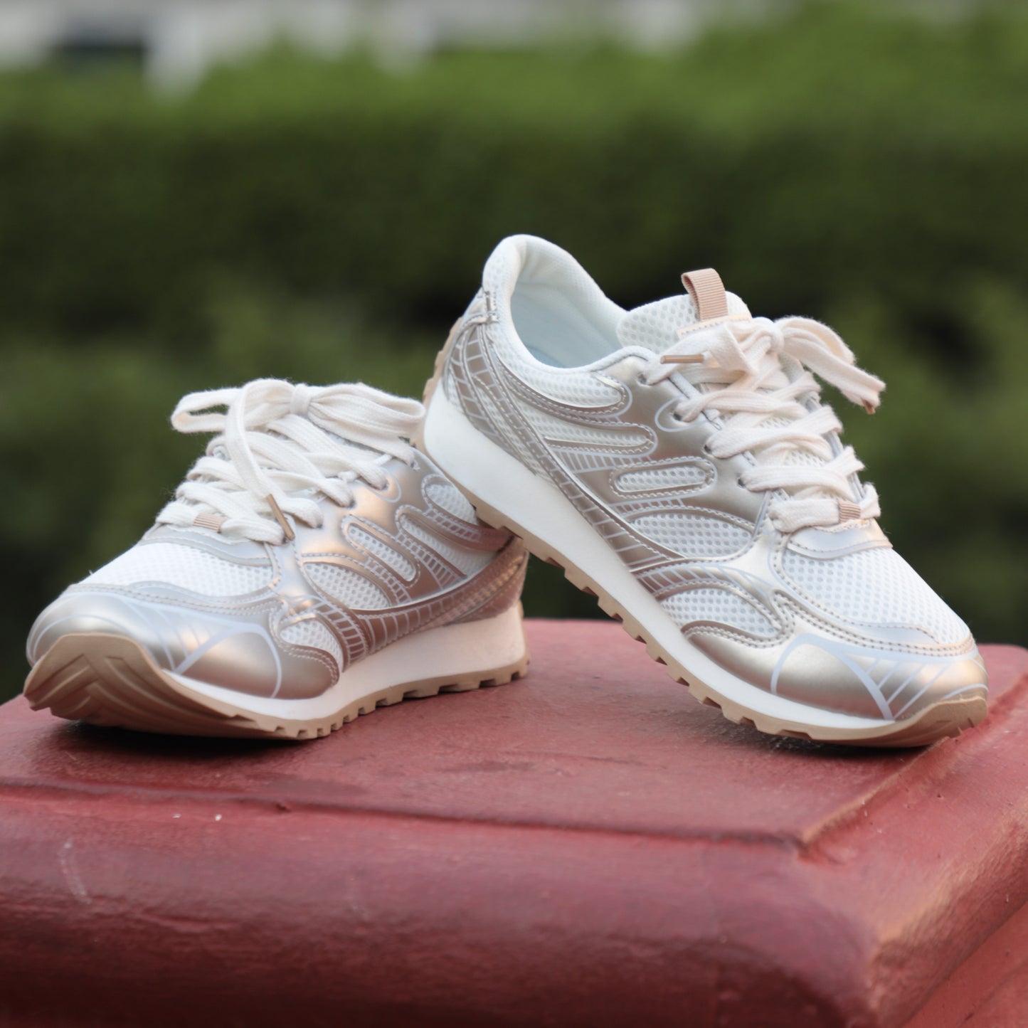 New Women's Casual Elevated Sneakers